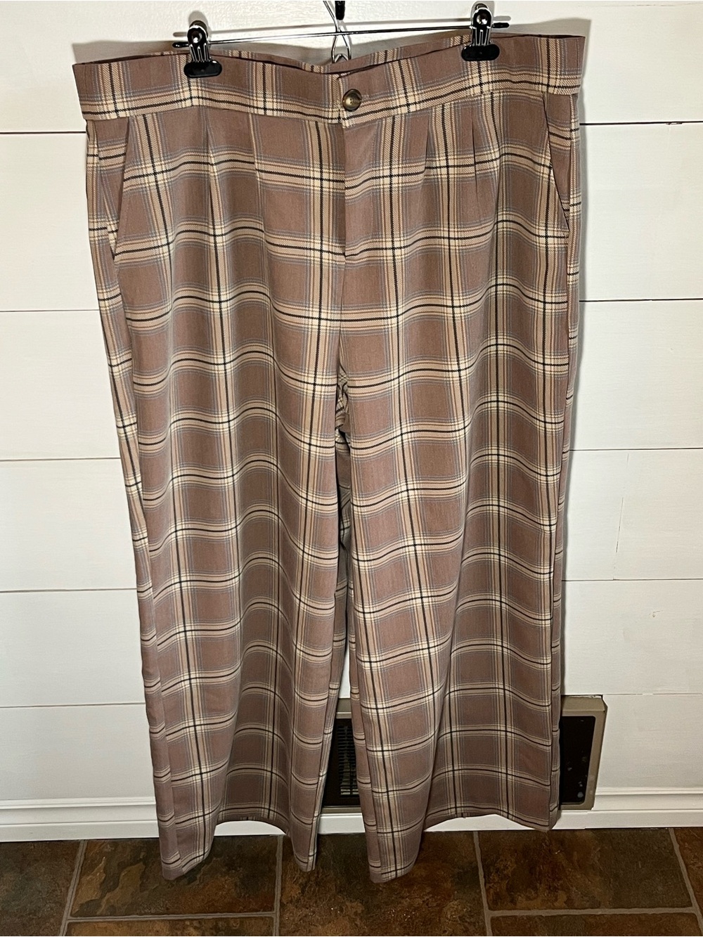 Studio by Torrid Plaid Wide-Leg Dress Pants in Taupe and Cream